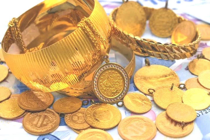 ALTIN FİYATLARI BUGÜN 15 NİSAN 2026 - CANLI SON DURUM TABLOSU || Altında zirvenin ardından düşüş Bugün 1 gram altın, çeyrek altın ve ONS altın ne kadar, kaç lira ediyor Altın fiyatları ne kadar oldu, son durum nedir