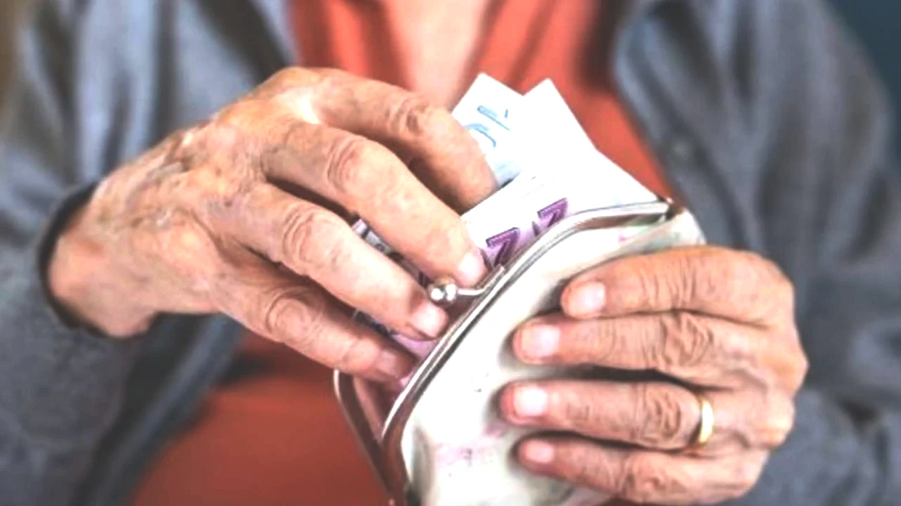 Karakaş, düzenlemenin gerekli olduğunu ifade ederken vatandaşlara da önemli bir uyarıda bulundu: "Eksik primlerinizi tamamlamayı ihmal etmeyin."